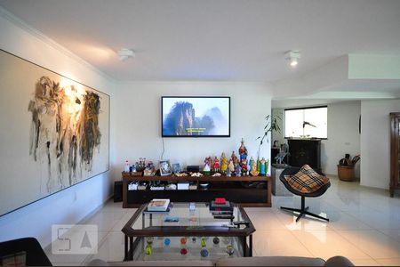 sala de tv de apartamento para alugar com 3 quartos, 211m² em Vila Suzana, São Paulo