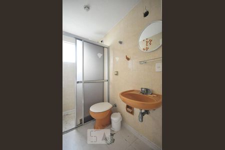 banheiro de apartamento para alugar com 2 quartos, 51m² em Real Parque, São Paulo