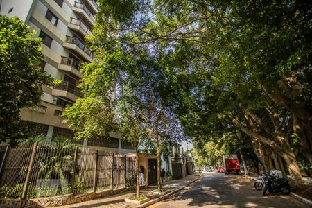 Apartamento para alugar com 68m², 2 quartos e 1 vaga Apartamento para alugar com 68m², 2 quartos e 1 vagaFachada