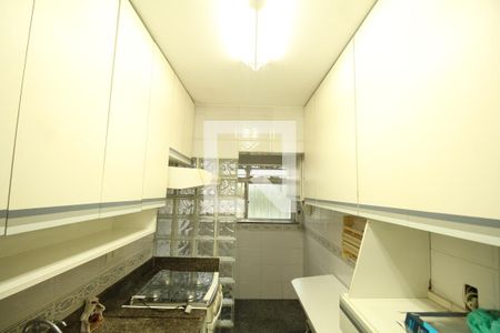 Apartamento à venda com 58m², 2 quartos e 1 vagaCozinha - Armários
