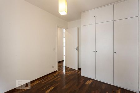 Quarto 1 de apartamento para alugar com 2 quartos, 68m² em Vila Olímpia, São Paulo