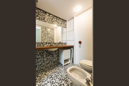 Apartamento à venda com 120m², 3 quartos e 1 vaga Apartamento à venda com 120m², 3 quartos e 1 vagaBanheiro da suíte