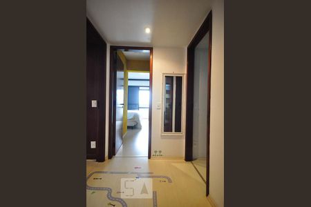 corredor de apartamento para alugar com 3 quartos, 98m² em Vila Andrade, São Paulo