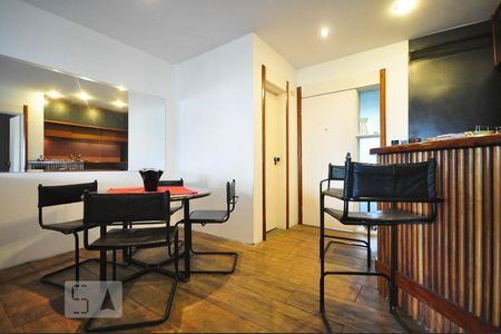 mesa de jantar de apartamento para alugar com 1 quarto, 80m² em Vila Suzana, São Paulo