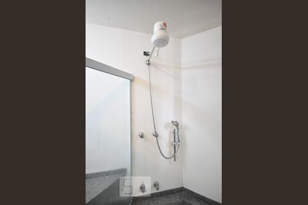 detalhe do banheiro suíte  de apartamento para alugar com 1 quarto, 80m² em Vila Suzana, São Paulo