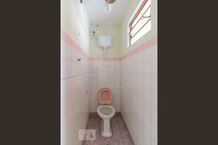 Casa para alugar com 216m², 3 quartos e 3 vagas Casa para alugar com 216m², 3 quartos e 3 vagasBanheiro de Serviço