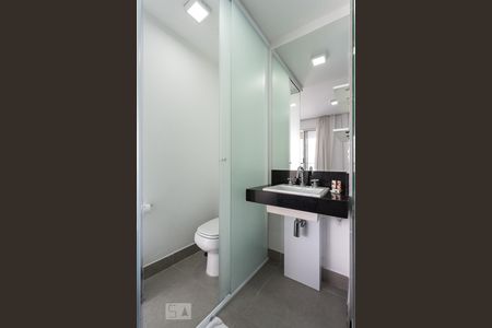 Studio para alugar com 25m², 1 quarto e 1 vaga Studio para alugar com 25m², 1 quarto e 1 vagaBanheiro