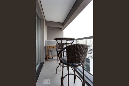 Studio para alugar com 25m², 1 quarto e 1 vaga Studio para alugar com 25m², 1 quarto e 1 vagaVaranda