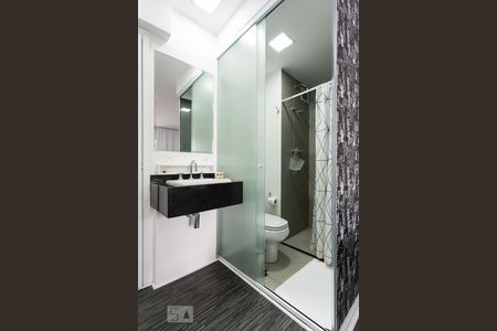 Banheiro de kitnet/studio à venda com 1 quarto, 27m² em Vila Olímpia, São Paulo