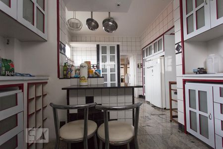 Apartamento à venda com 190m², 2 quartos e 1 vagaCozinha