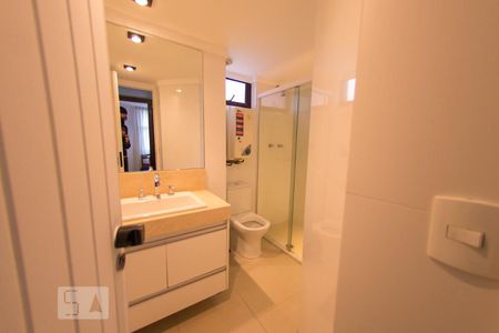 Banheiro de apartamento para alugar com 1 quarto, 45m² em Jardim Paulista, São Paulo