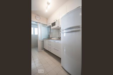 Cozinha de apartamento para alugar com 1 quarto, 54m² em Cidade Monções, São Paulo