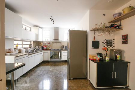 Cozinha  de casa à venda com 4 quartos, 340m² em Ipiranga, São Paulo