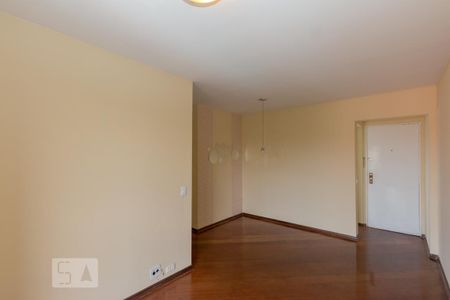 Sala de apartamento para alugar com 2 quartos, 70m² em Jardim Promissão, São Paulo