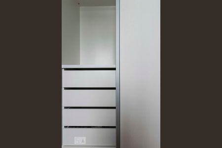 Apartamento para alugar com 69m², 3 quartos e 1 vagaQuarto 1 (Armários)