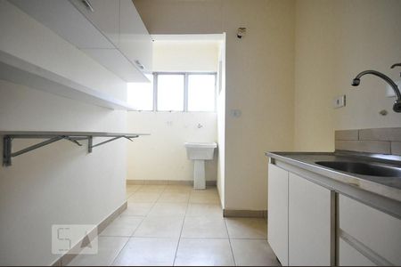 cozinha de apartamento para alugar com 2 quartos, 72m² em Vila Andrade, São Paulo