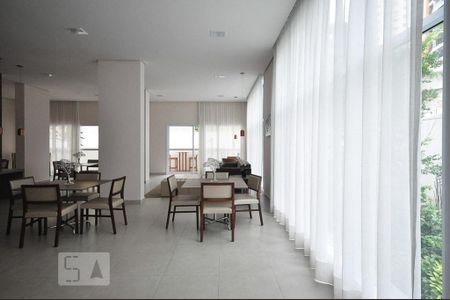 Apartamento para alugar com 47m², 1 quarto e 1 vagasalão de festa