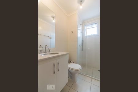 Banheiro de apartamento para alugar com 2 quartos, 57m² em Barra Funda, São Paulo