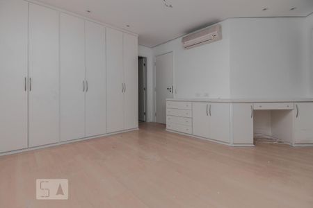 Apartamento à venda com 350m², 4 quartos e 4 vagasQuarto suíte 1