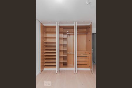Apartamento à venda com 350m², 4 quartos e 4 vagasQuarto suíte 1