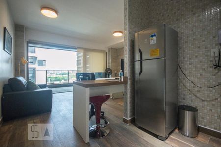 Sala/Cozinha de kitnet/studio para alugar com 1 quarto, 43m² em Brooklin Paulista, São Paulo