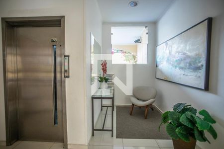 Apartamento para alugar com 62m², 2 quartos e sem vaga Apartamento para alugar com 62m², 2 quartos e sem vagaHall social