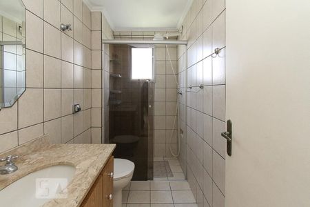 Banheiro de apartamento para alugar com 2 quartos, 60m² em Parque São Jorge, São Paulo