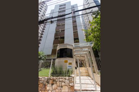 Apartamento à venda com 96m², 3 quartos e 1 vaga Apartamento à venda com 96m², 3 quartos e 1 vagaFachada