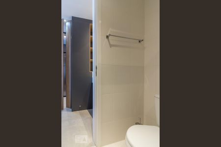 Banheiro de kitnet/studio para alugar com 1 quarto, 34m² em Consolação, São Paulo