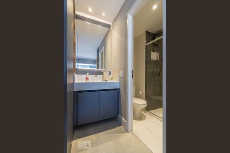 Banheiro de kitnet/studio para alugar com 1 quarto, 34m² em Consolação, São Paulo