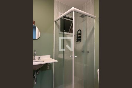 Banheiro de kitnet/studio para alugar com 1 quarto, 29m² em Cerqueira César, São Paulo