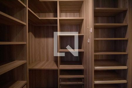 Apartamento à venda com 97m², 2 quartos e 1 vagaCloset da suíte 1