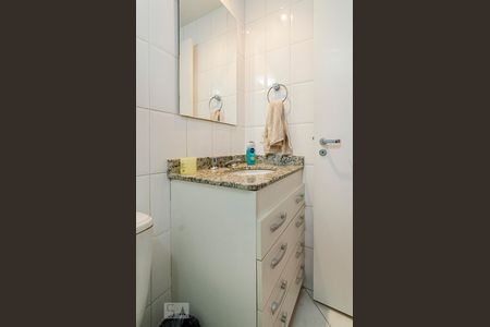 Apartamento para alugar com 74m², 2 quartos e 1 vaga Apartamento para alugar com 74m², 2 quartos e 1 vagaBanheiro