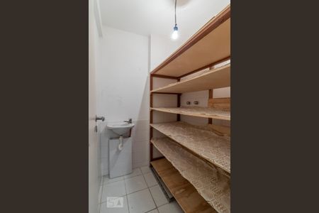 Área de Serviço de apartamento para alugar com 3 quartos, 85m² em Jardim Tupanci, Barueri