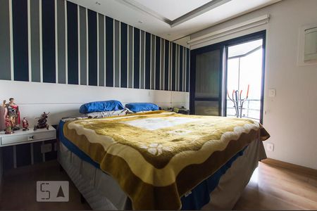 Apartamento à venda com 141m², 3 quartos e 2 vagas Apartamento à venda com 141m², 3 quartos e 2 vagasSuíte