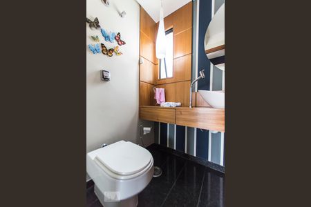 Apartamento à venda com 141m², 3 quartos e 2 vagas Apartamento à venda com 141m², 3 quartos e 2 vagasLavabo