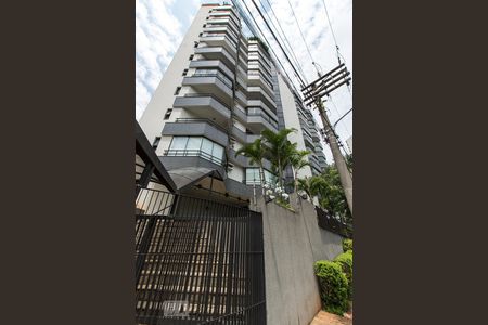 Apartamento à venda com 141m², 3 quartos e 2 vagas Apartamento à venda com 141m², 3 quartos e 2 vagasFachada