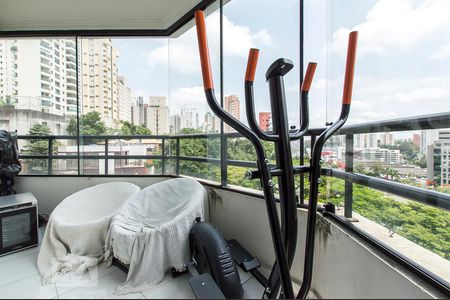 Apartamento à venda com 141m², 3 quartos e 2 vagas Apartamento à venda com 141m², 3 quartos e 2 vagasSacada da suíte