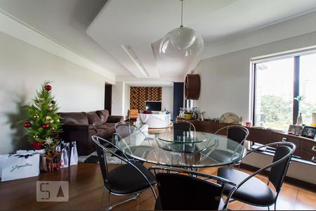 Apartamento à venda com 141m², 3 quartos e 2 vagas Apartamento à venda com 141m², 3 quartos e 2 vagasSala