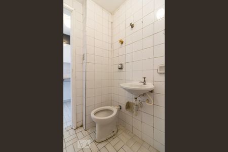 Banheiro de kitnet/studio à venda com 1 quarto, 28m² em Vila Buarque, São Paulo
