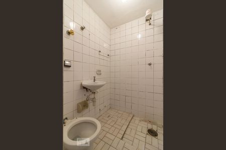 Banheiro de kitnet/studio à venda com 1 quarto, 28m² em Vila Buarque, São Paulo