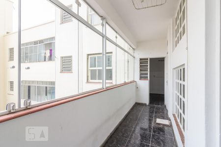 Apartamento à venda com 105m², 2 quartos e sem vaga Apartamento à venda com 105m², 2 quartos e sem vagaÁrea de serviço