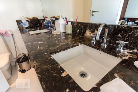 Apartamento para alugar com 200m², 3 quartos e 3 vagasBanheiro da suíte 3