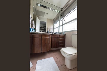 Apartamento para alugar com 200m², 3 quartos e 3 vagasBanheiro da suíte 2