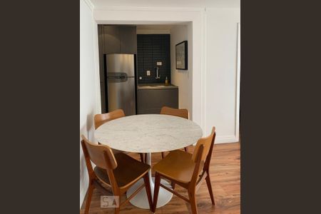 Sala de apartamento para alugar com 1 quarto, 50m² em Higienópolis, São Paulo