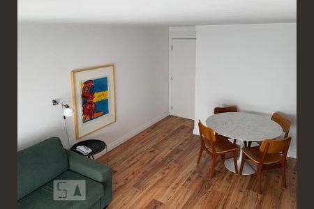 Sala de apartamento para alugar com 1 quarto, 50m² em Higienópolis, São Paulo