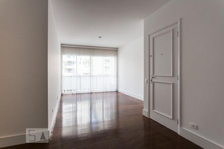 Sala de apartamento para alugar com 3 quartos, 108m² em Indianópolis, São Paulo