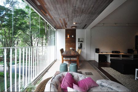 Apartamento à venda com 200m², 3 quartos e 2 vagasvaranda