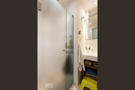 Banheiro de apartamento para alugar com 3 quartos, 125m² em Vila Nova Conceição, São Paulo