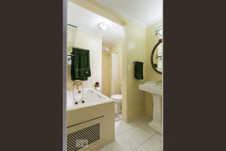 Banheiro de apartamento para alugar com 1 quarto, 46m² em Jardim Europa, São Paulo